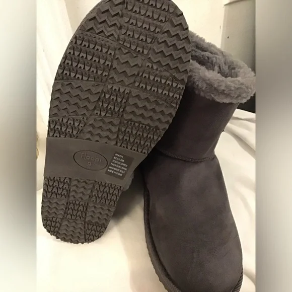 Cozy Gray Shearling Boots - Picture 2 of 7